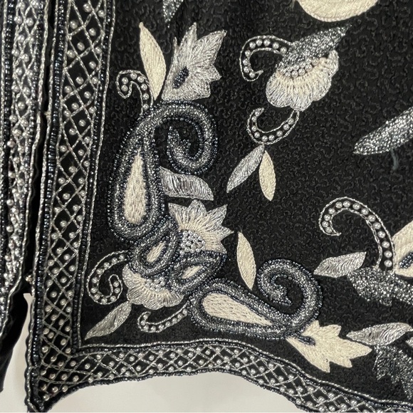 Laurence Kazar Black and White Floral Blazer - Picture 12 of 16